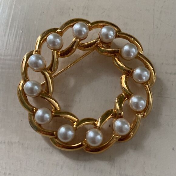 VIntage Napier Brooch - Picture 5 of 5